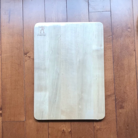 Zwilling J.A. Henckels Solid wood cutting board new - Picture 2 of 4